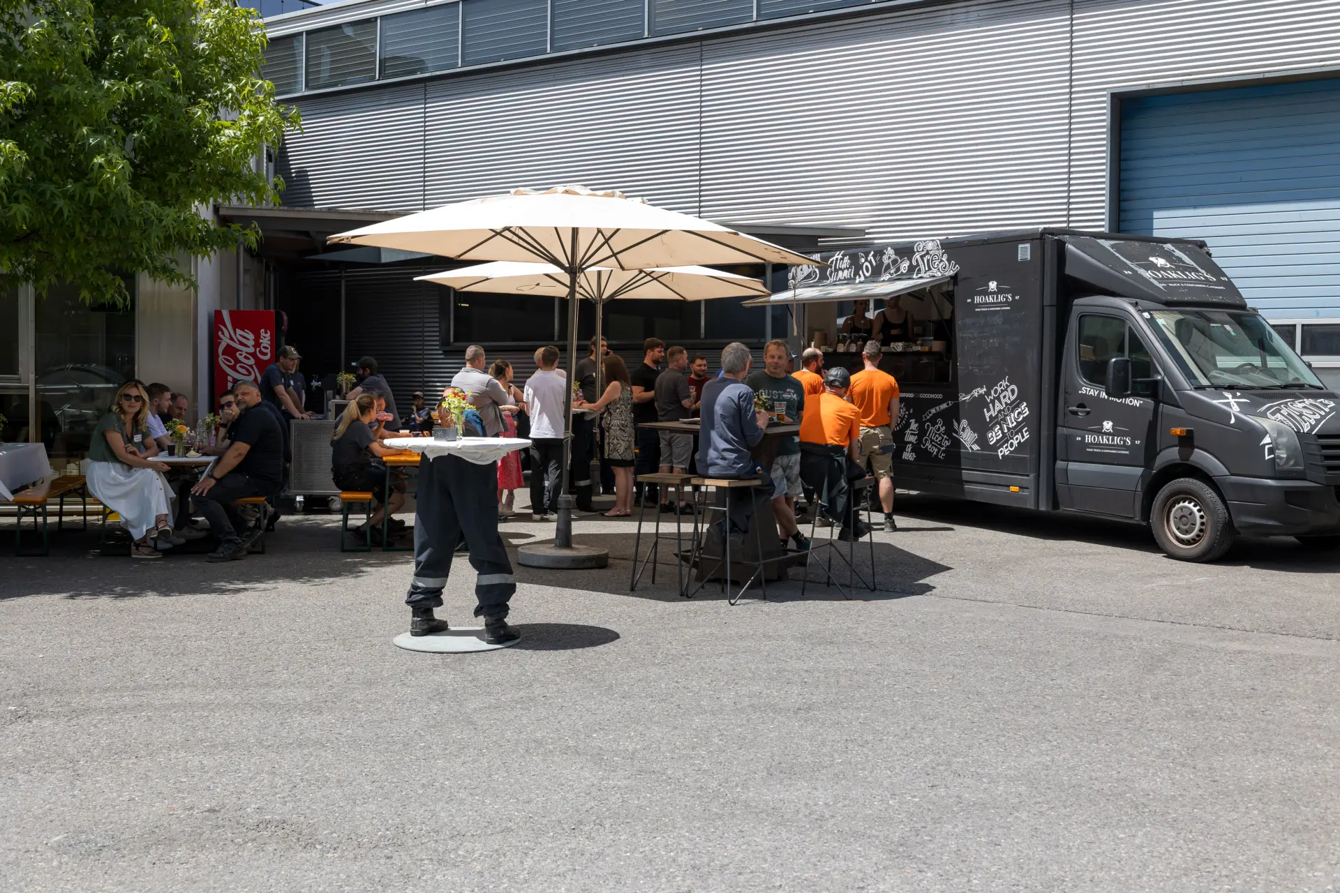 Foodtruck von Hoakligs im Außenbereich bei VMZ in Ludesch