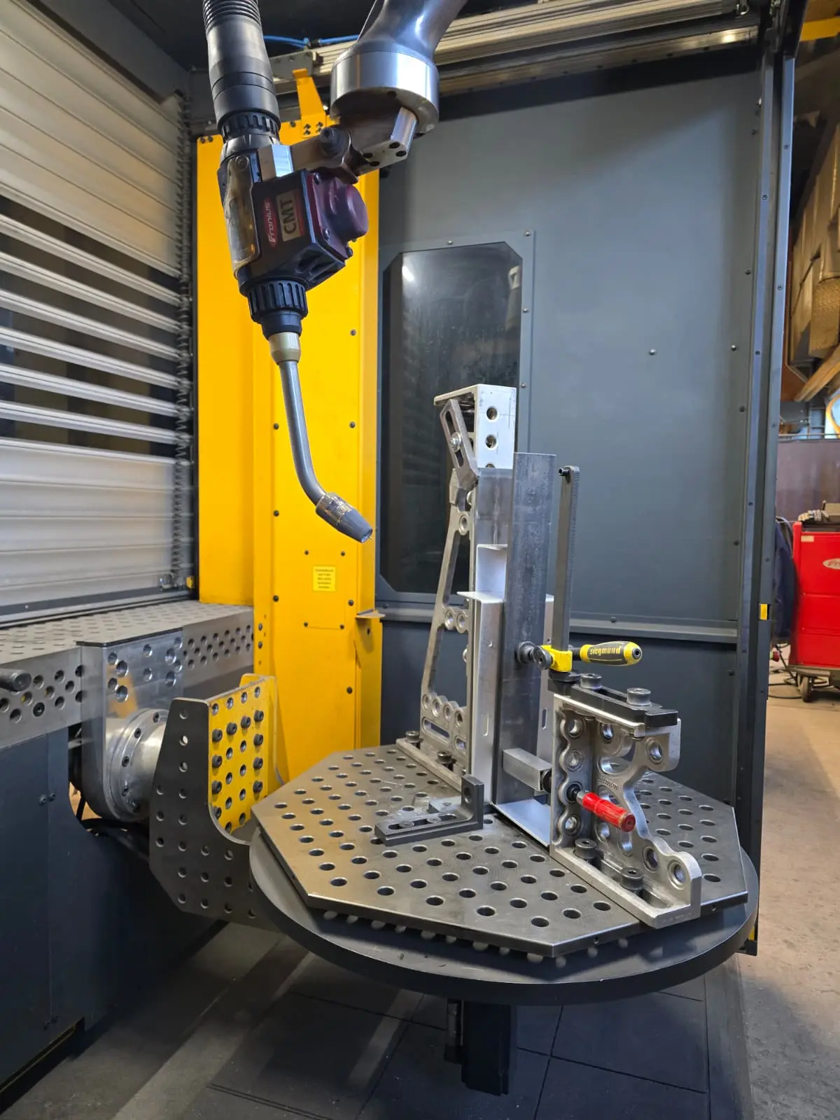 COBOT WeldSpace 4.0 Schweißroboter bei VMZ in Ludesch