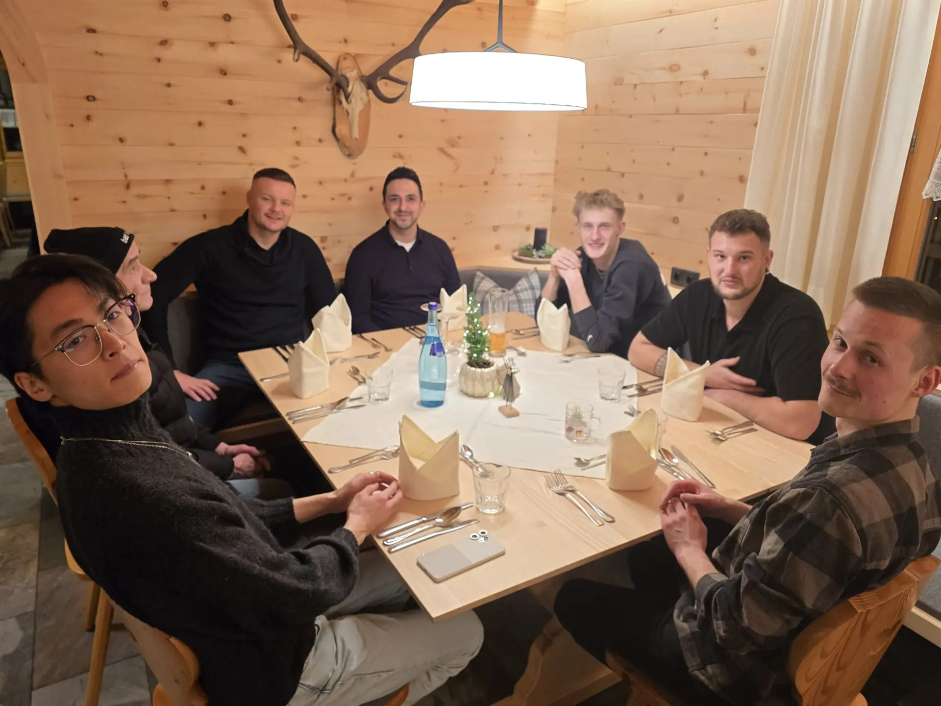 Das VMZ-Team gemeinsam bei der Weihnachtsfeier 2025